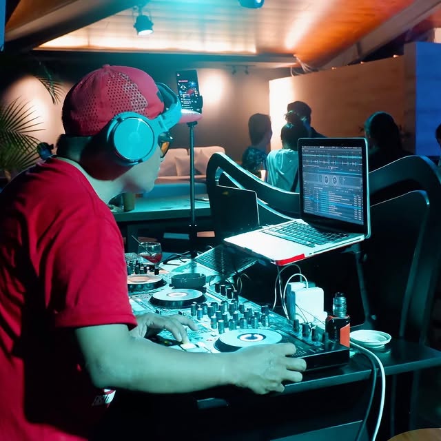 Live DJ night